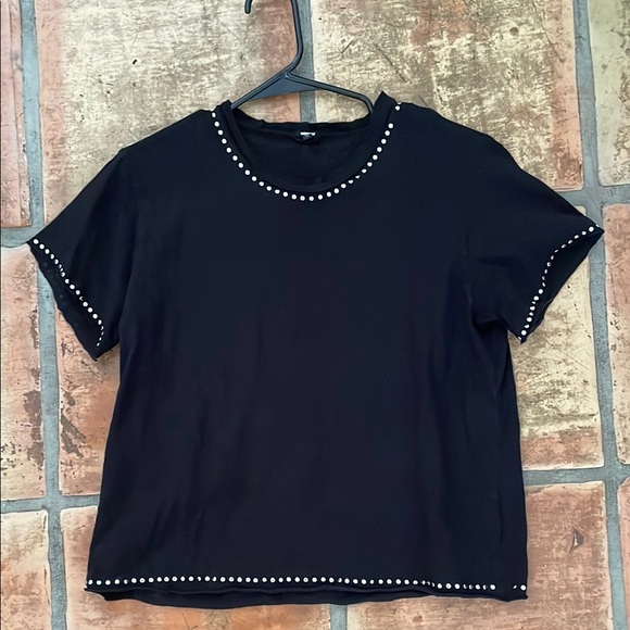Monrow Tops - 🌸 Monrow Size Small Black Stud Embellished Crop Tee